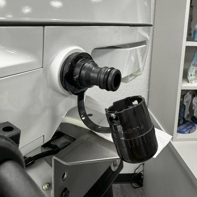 Conexión rápida de puerto de descarga Flushmaster para motores fueraborda Suzuki [SM-FMQCS]